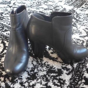 Gianni Bini Black Booties Platform Heel